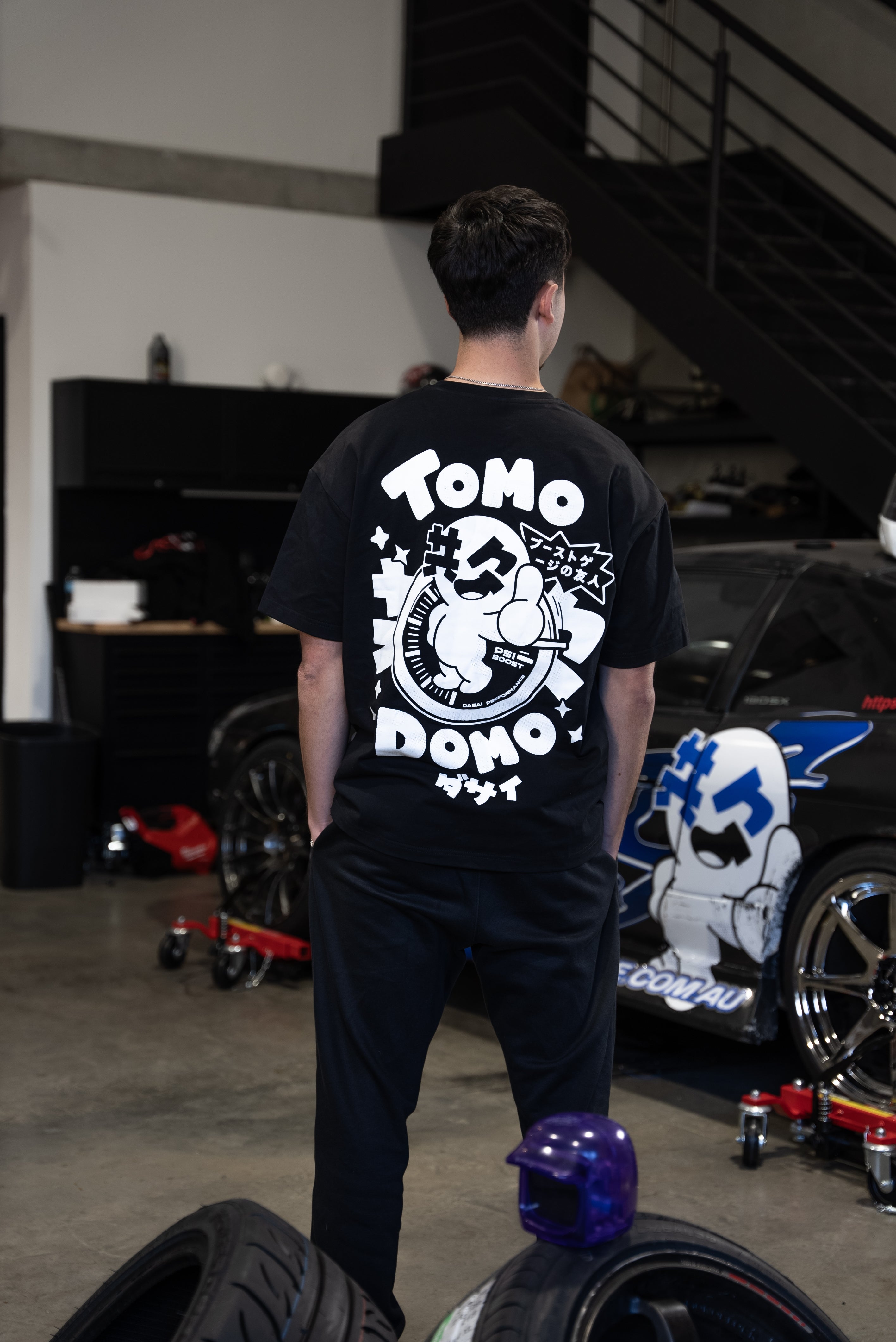 TOMO BOOST T-SHIRT