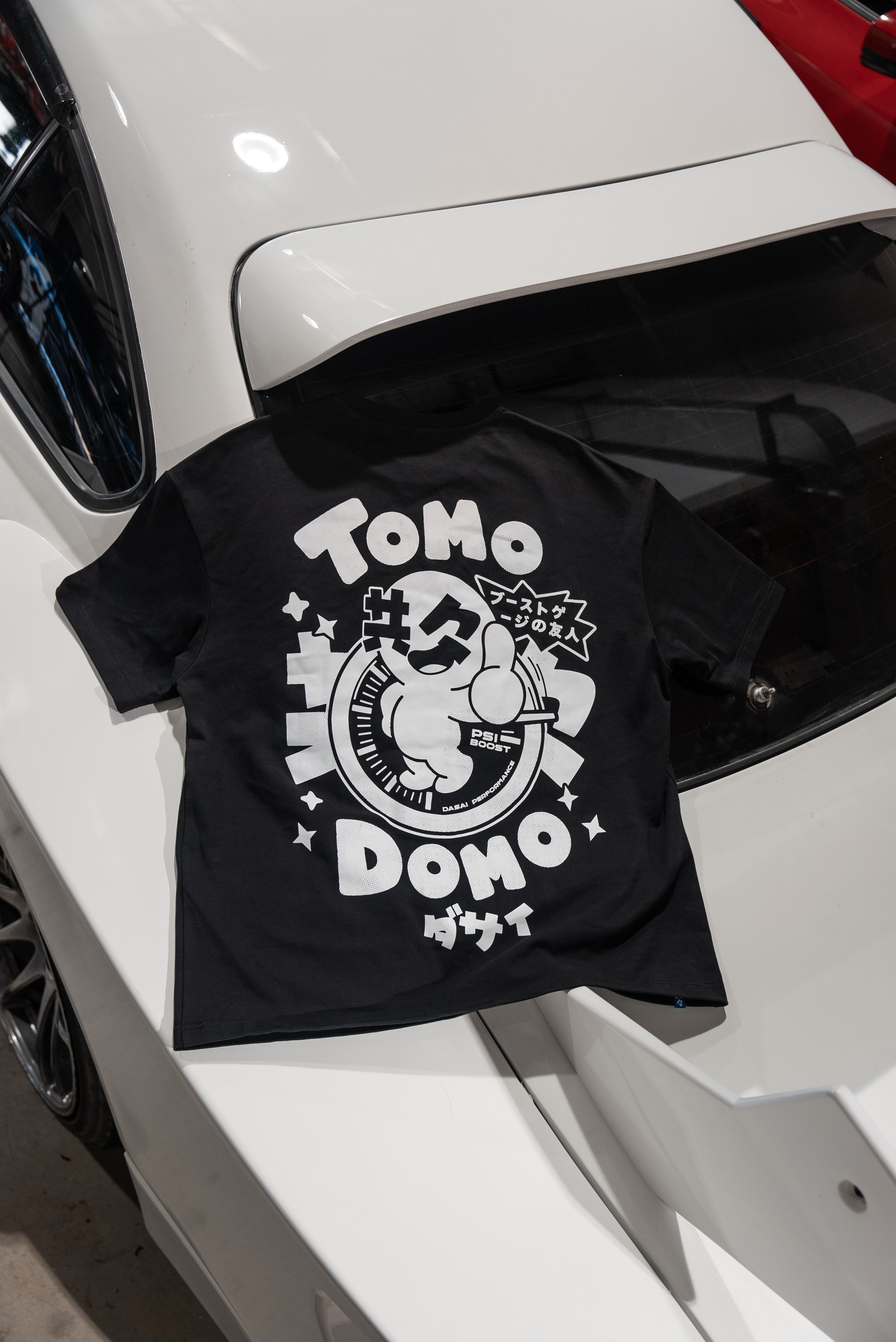 TOMO BOOST T-SHIRT