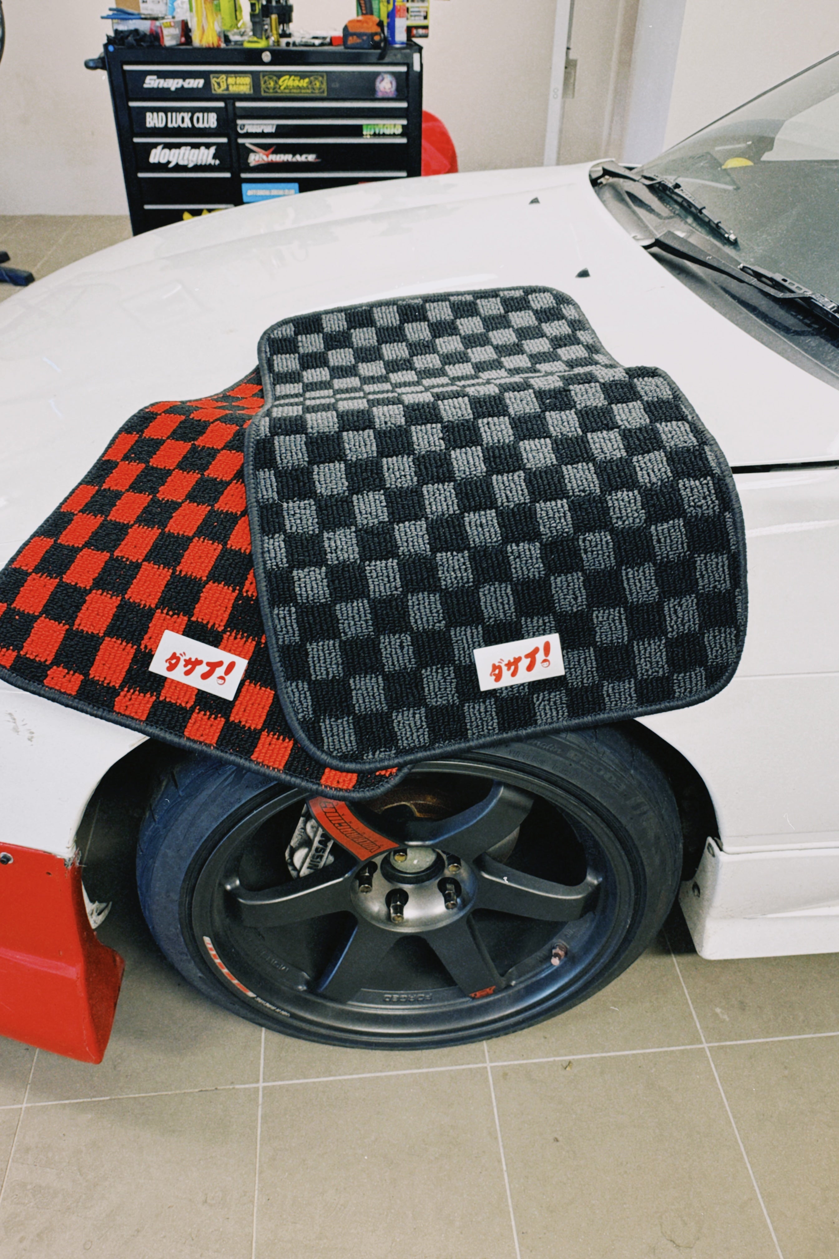 RED CLASSIC FLOOR MAT