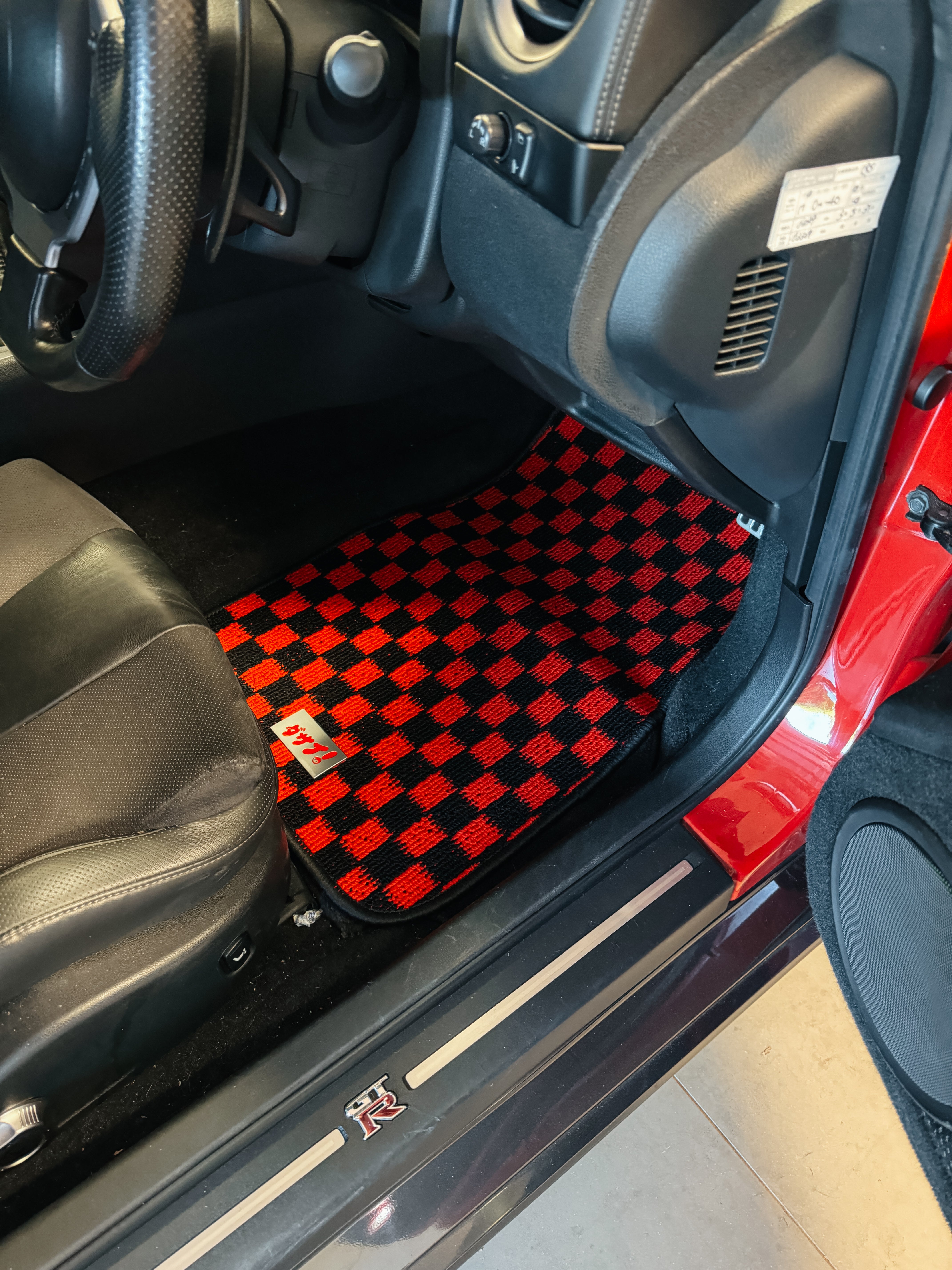 RED CLASSIC FLOOR MAT