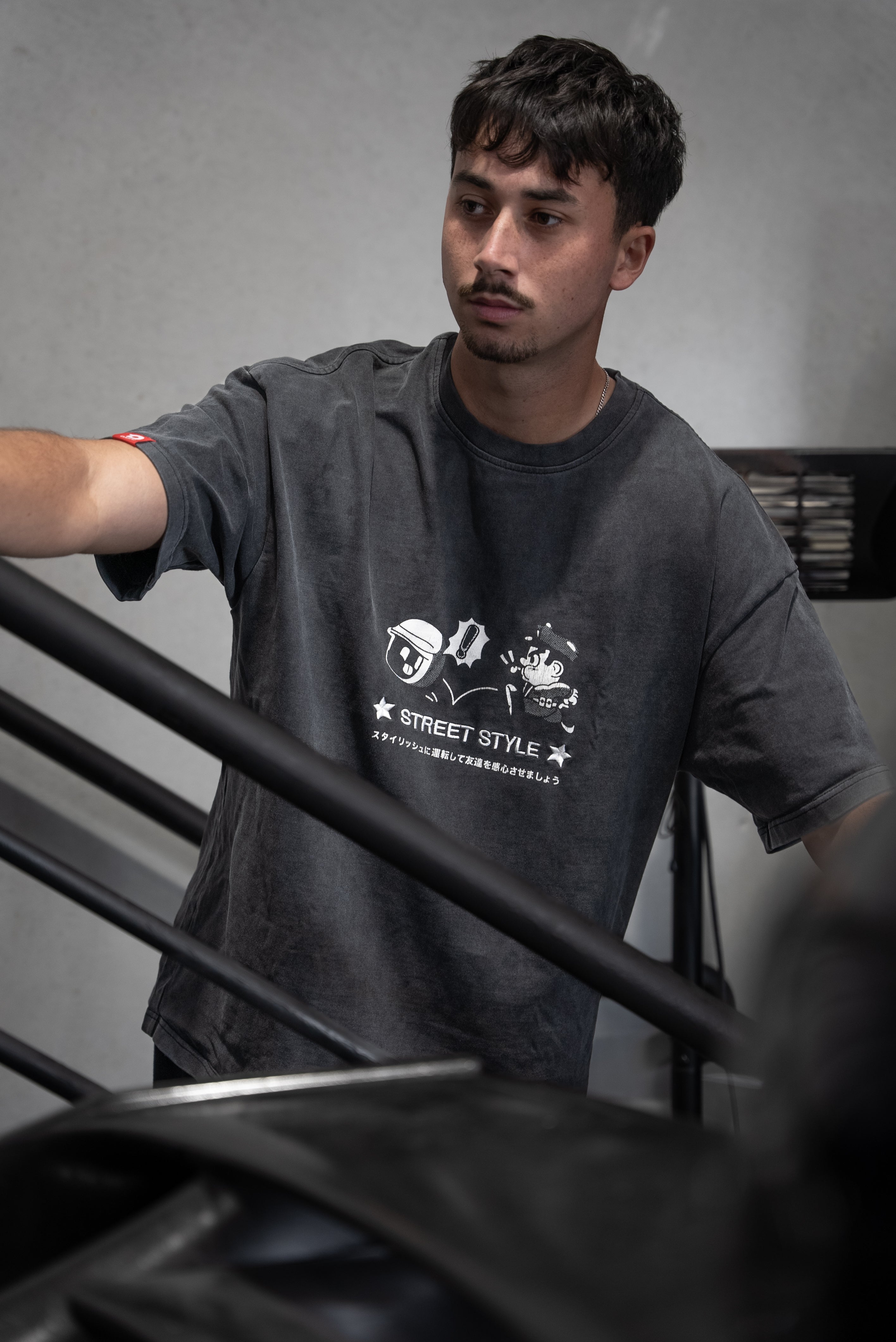 STREET STYLE T-SHIRT