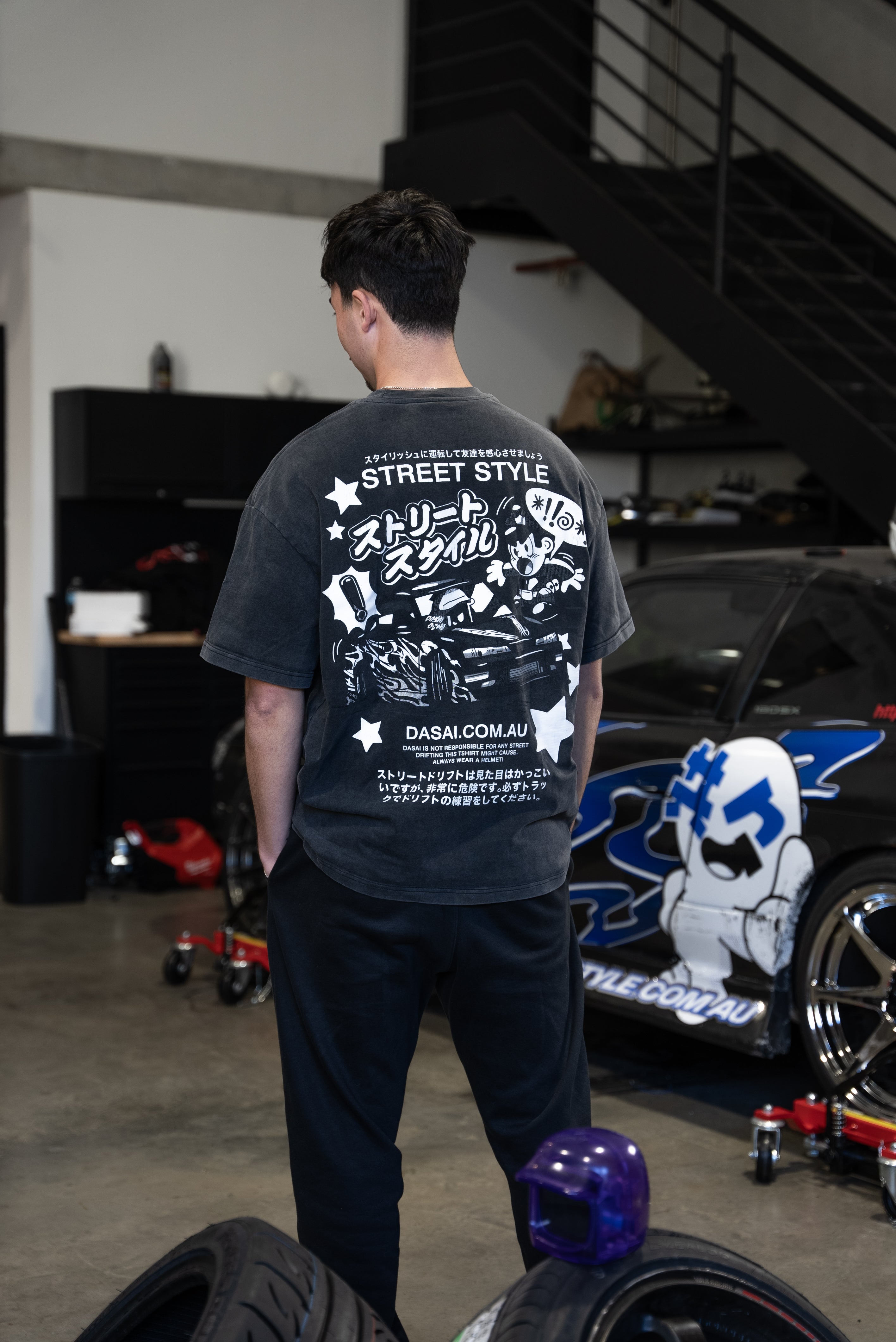 STREET STYLE T-SHIRT